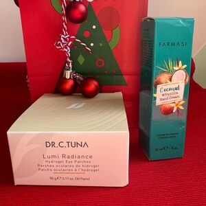 Lumi Radiance Hydrogel Eye Patches. 
FREE: Farmasi Coconut & Vanilla Hand Cream